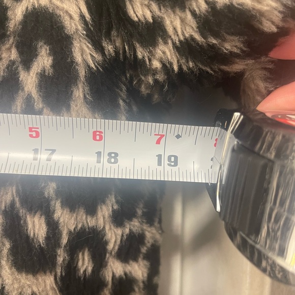 Harris Wharf London faux fur leopard coat - Picture 3 of 6